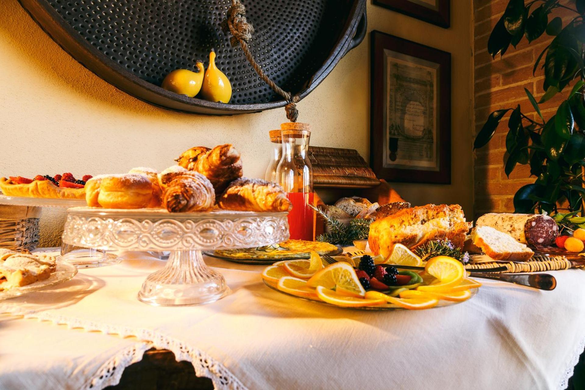アッバディーア・ディ・モンテプルチャーノ L'Orto Di Panza Bed & Breakfast エクステリア 写真