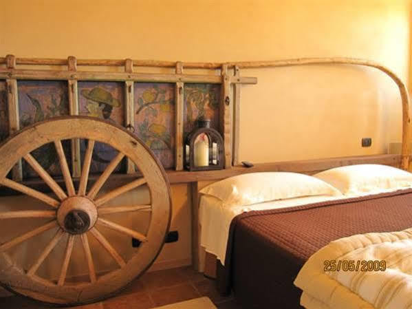 アッバディーア・ディ・モンテプルチャーノ L'Orto Di Panza Bed & Breakfast エクステリア 写真